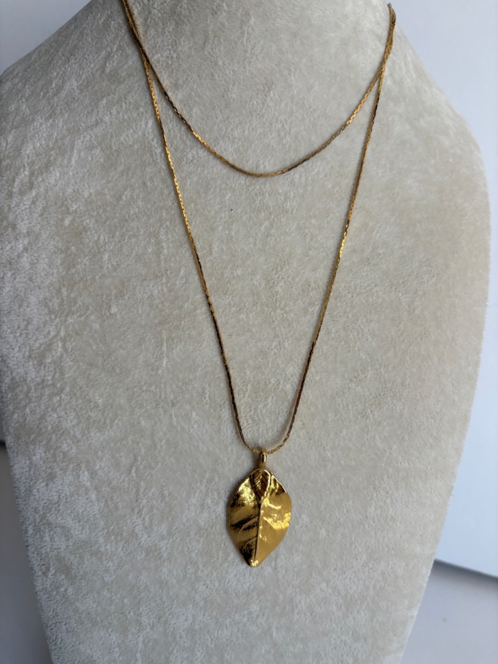Gold Layered Necklace Double Strand Snake Chain Leaf Pendant Minimalist 28”